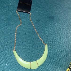 Forever 21 New never worn forever 21 green necklace see photos